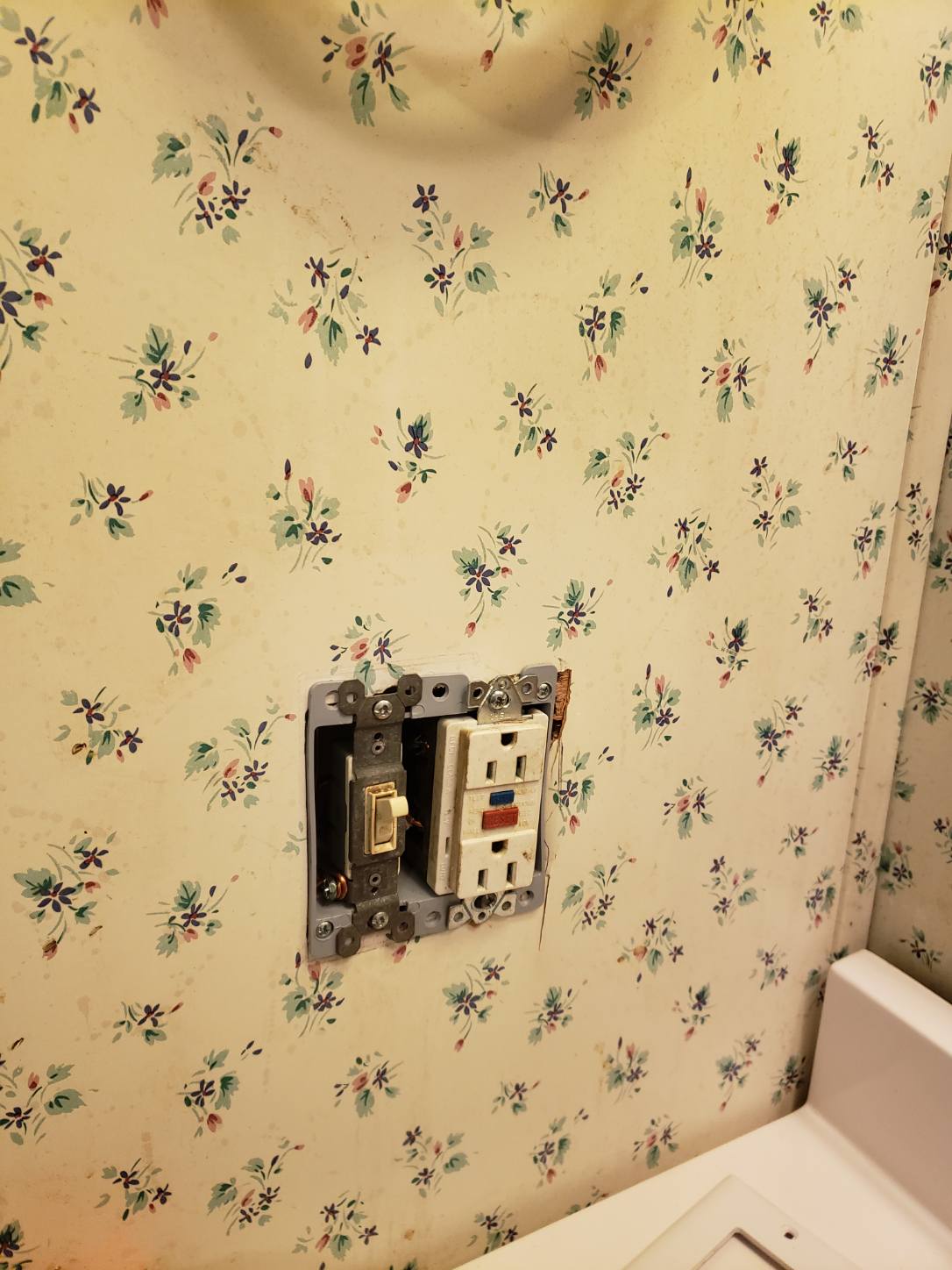 uncovered outlet after realizing it didn't work