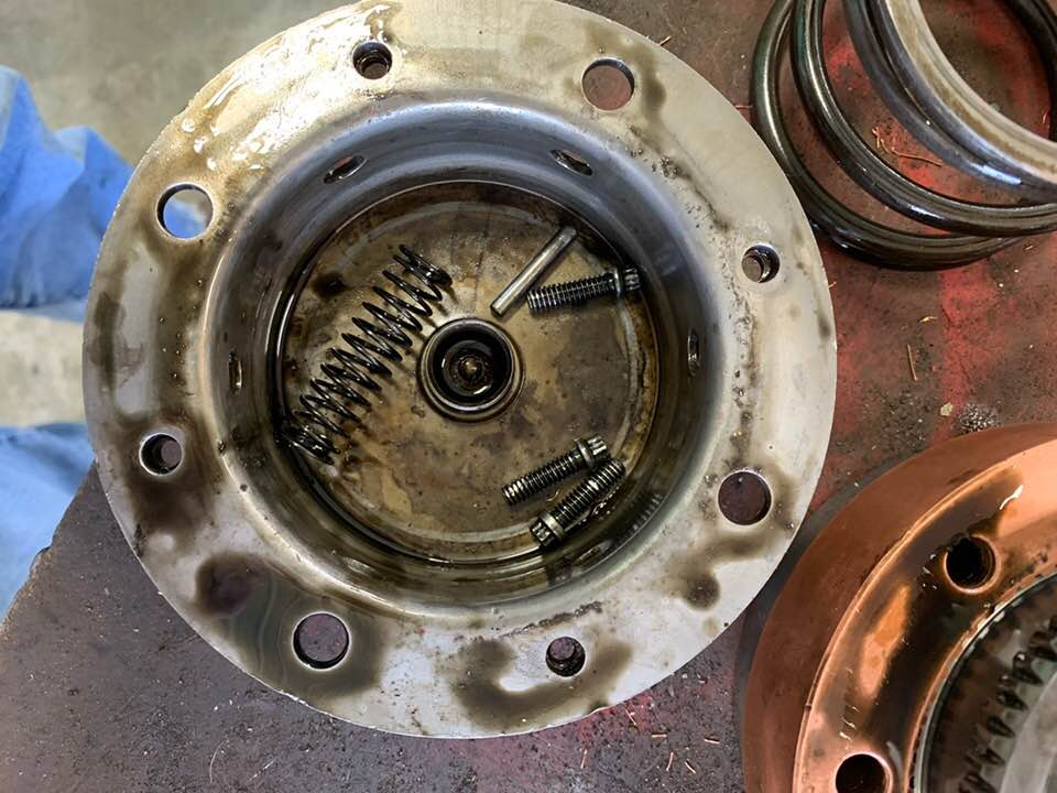 timing advance showing 3 bolts missing 1 went thro